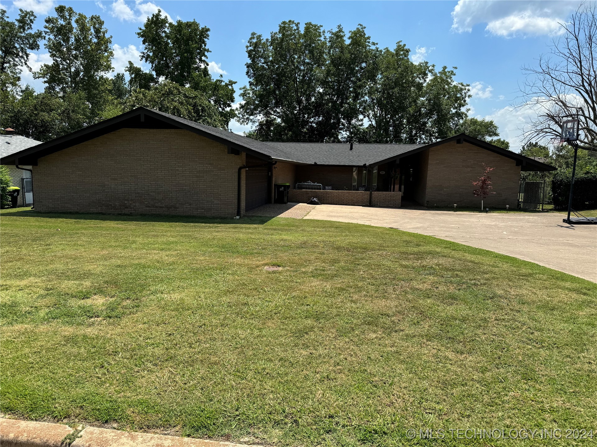 Fullview Dr, Ada, OK 74820