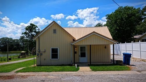 300 N Virginia St, Mc Leansboro, IL, 62859-1046 | Card Image