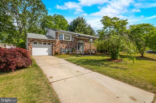 1052 Standish Dr, TURNERSVILLE, NJ, 08012-1316 | Card Image
