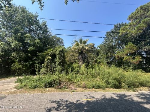 10107 Church Ave, D'Iberville, MS, 39540-4934 | Card Image