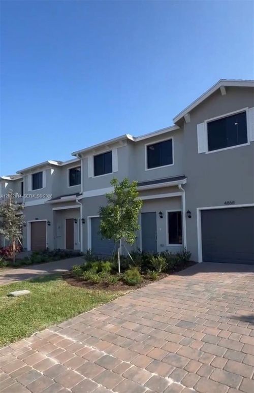 4860-4860 Dillion St, Lake Worth, FL, 33463 | Card Image