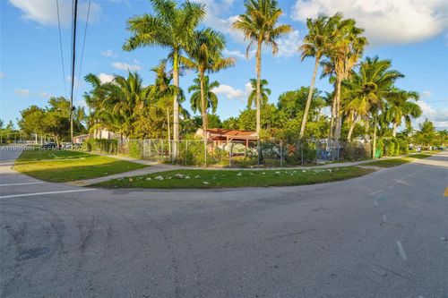 191 Nw 83rd St, Miami, FL, 33150-2612 | Card Image