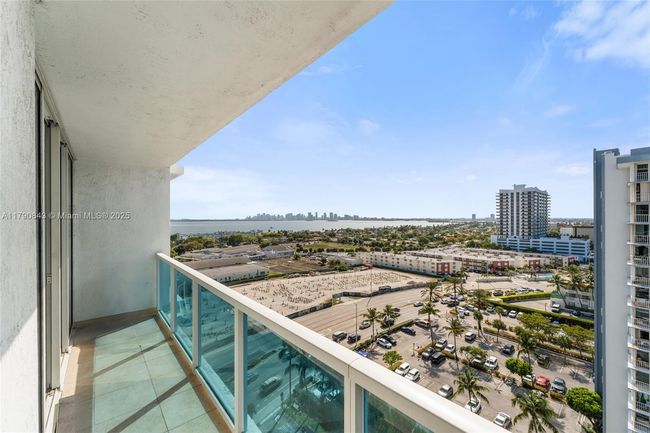 APT-1404 - 1881 79 Th Street Cswy, Condo with 2 bedrooms, 2 bathrooms and null parking in North Bay Village FL | Image 26
