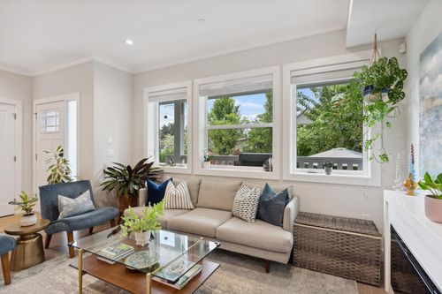 1369 E 13th Ave, Vancouver, BC, V5N2B5 | Card Image