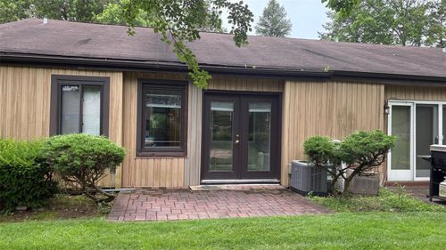 94 Strathmore Gate Dr, Stony Brook, NY, 11790-3060 | Card Image