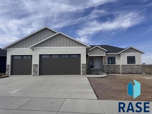 408 E 11th St Street, Crooks, SD, 57020 | Card Image