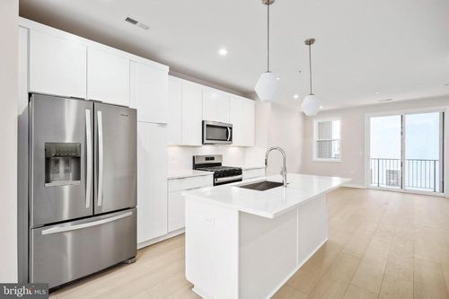 14383 Glen Manor Dr, CHANTILLY, VA, 20151-1864 | Card Image