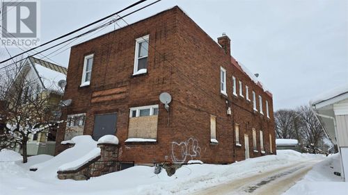 212 Albert St E, Sault Ste. Marie, ON, P6A2J4 | Card Image