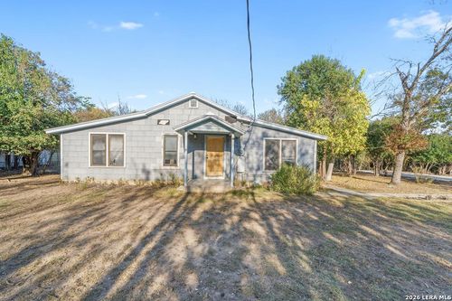 332 Powell Ave, Kerrville, TX, 78028-4236 | Card Image