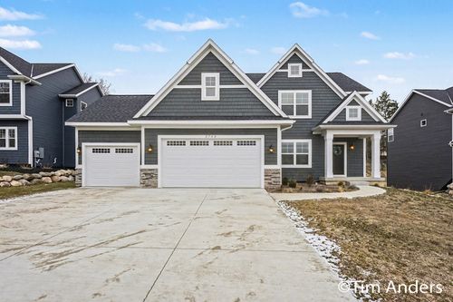 3768 Eastern Ave Ne, Grand Rapids, MI, 49525-2200 | Card Image