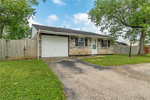 6743 Tiger Dr, Huber Heights, OH, 45424-2970 | Card Image