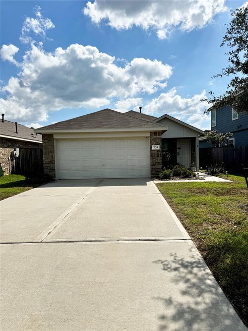 709 Roaring Falls Dr, Willis, TX, 77378-7805 | Card Image