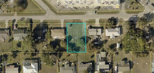 906 Adams Ave, LEHIGH ACRES, FL, 33936-6802 | Card Image