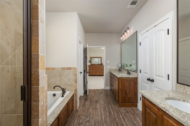 1033 Tex Ln, House other with 4 bedrooms, 2 bathrooms and null parking in Springtown TX | Image 21