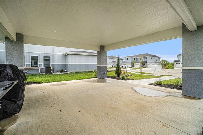 22903 W 72 Nd Ter, Townhouse with 4 bedrooms, 4 bathrooms and null parking in Shawnee KS | Image 27