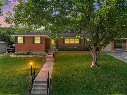 3924 N 30th St, Waco, TX, 76708-1588 | Card Image