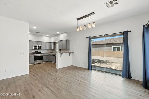 63 E Calle Puente Azul, Sahuarita, AZ, 85629-8710 | Card Image