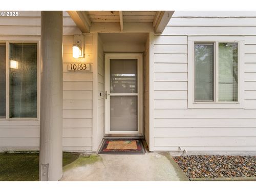 10163 Sw Trapper Ter, Beaverton, OR, 97008-7814 | Card Image