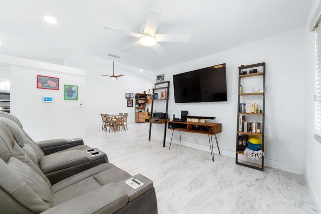 6438 Pointe Pleasant Cir, Condo with 2 bedrooms, 2 bathrooms and null parking in Delray Beach FL | Image 9
