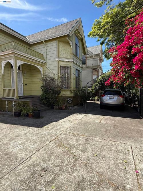 663 25th Street, Oakland, CA, 94612-1101 | Card Image