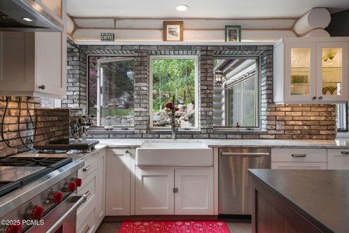 7169 Canyon Dr, Park City, UT, 84098-5382 | Card Image