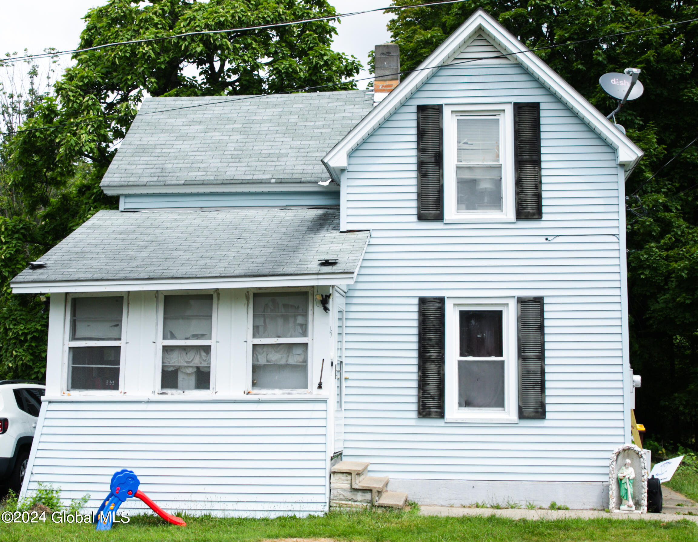 Kemp Ave, Troy, NY 12180