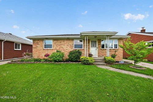 4552 283rd St, Toledo, OH, 43611-1866 | Card Image