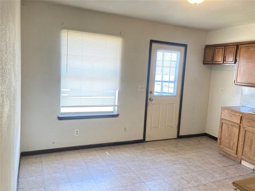 816 S Echo St, Holdenville, OK, 74848-4626 | Card Image