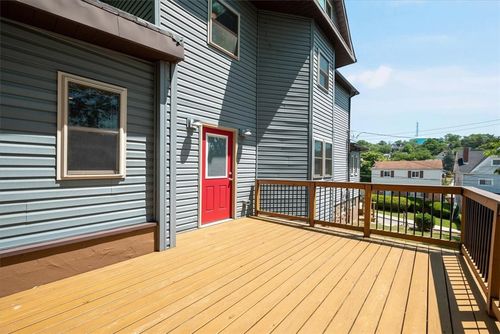 38 Pasadena St, Mt Washington, PA, 15211-2140 | Card Image