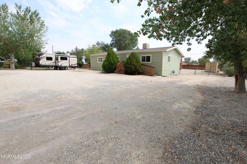 18 Bluestone Ave, Yerington, NV, 89447-2913 | Card Image