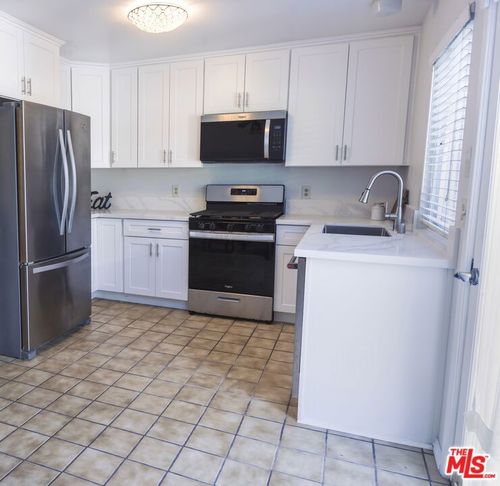 43-82 Eagle Pt, Irvine, CA, 92604-3348 | Card Image