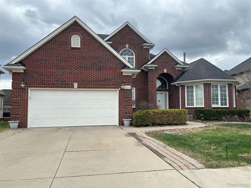 21642 Kendyl Ct, Macomb, MI, 48044-2281 | Card Image