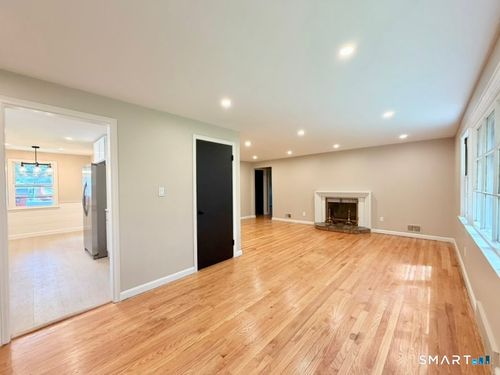 1 Long Hill Ter, New Haven, CT, 06515-1821 | Card Image