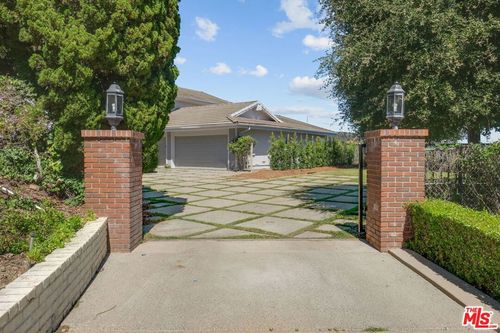 2526 Cordelia Rd, LOS ANGELES, CA, 90049 | Card Image