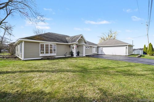 6399 Eastlawn Ave, Clarkston, MI, 48346-2420 | Card Image