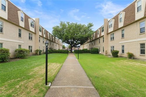 330-2724 Whitney Pl, Metairie, LA, 70002-8201 | Card Image