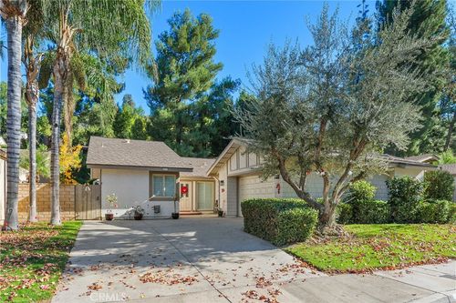 547 Via Zapata, Riverside, CA, 92507-6452 | Card Image