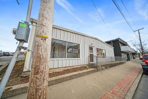 127 E Main St, Grayson, KY, 41143-1301 | Card Image