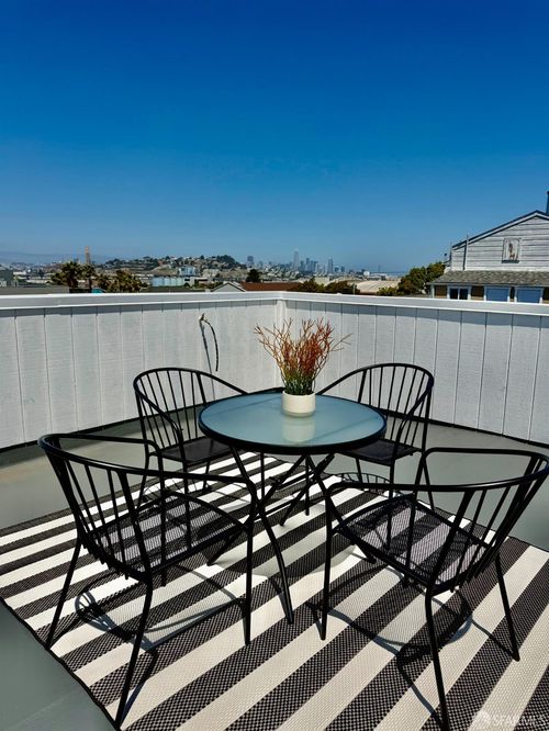 1552 Palou Ave, San Francisco, CA, 94124-2329 | Card Image