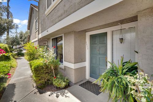 2023 Los Gatos Almaden Rd, San Jose, CA, 95124-5456 | Card Image