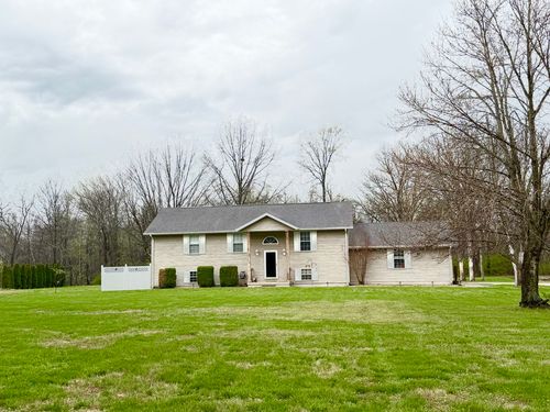 658 Deerfield Rd, Walnut Hill, IL, 62893-1256 | Card Image