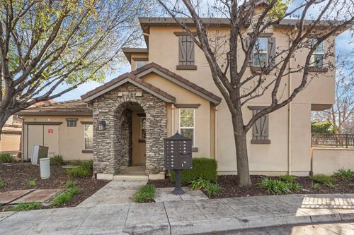 82 W Luna Loca Ln, Mountain House, CA, 95391-3018 | Card Image