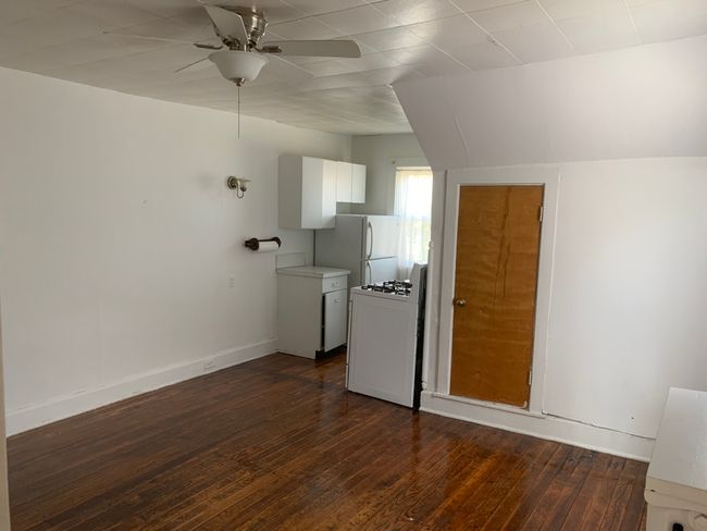 Apt.4 | Image 31