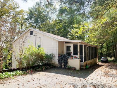 front entrance to screened in porch | Image 2