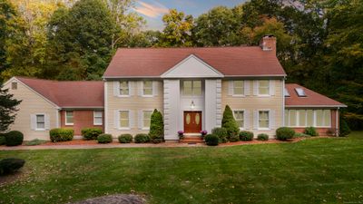 17 Stonewood Drive, House other with 5 bedrooms, 3 bathrooms and null parking in Old Lyme CT | Image 1