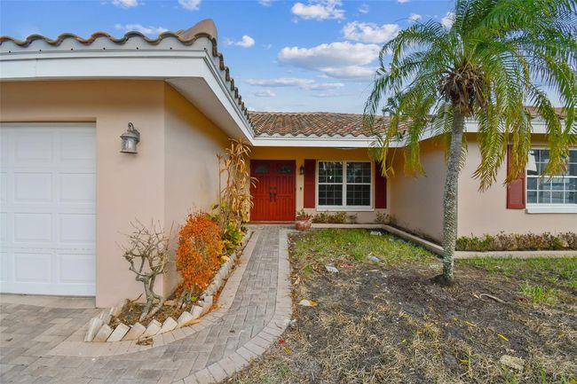 529 Johns Pass Ave, House other with 4 bedrooms, 2 bathrooms and null parking in MADEIRA BEACH FL | Image 4