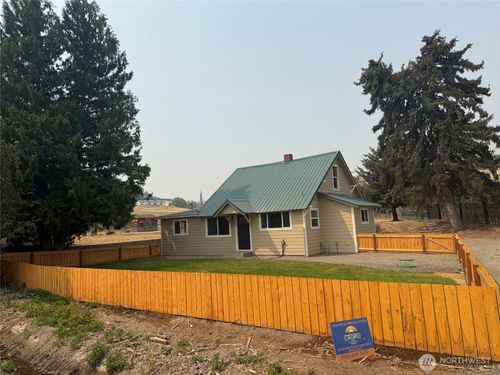 1200 Tibbling Rd, Selah, WA, 98942-9722 | Card Image
