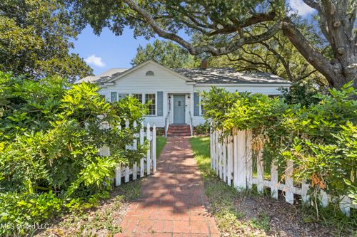 1622 Henderson Ave, Gulfport, MS, 39501-2265 | Card Image