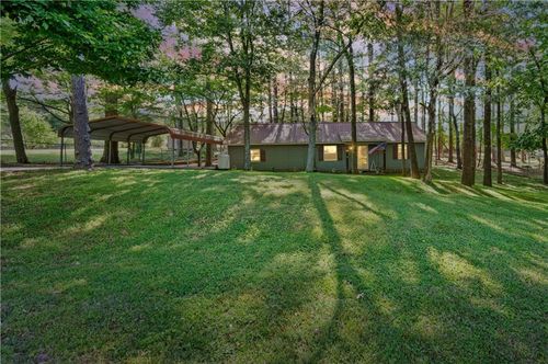 704 Johnson Rd Se, Adairsville, GA, 30103-3858 | Card Image