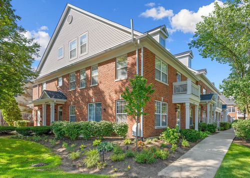 na-435 Commons Cir, Clarendon Hills, IL, 60514-2714 | Card Image